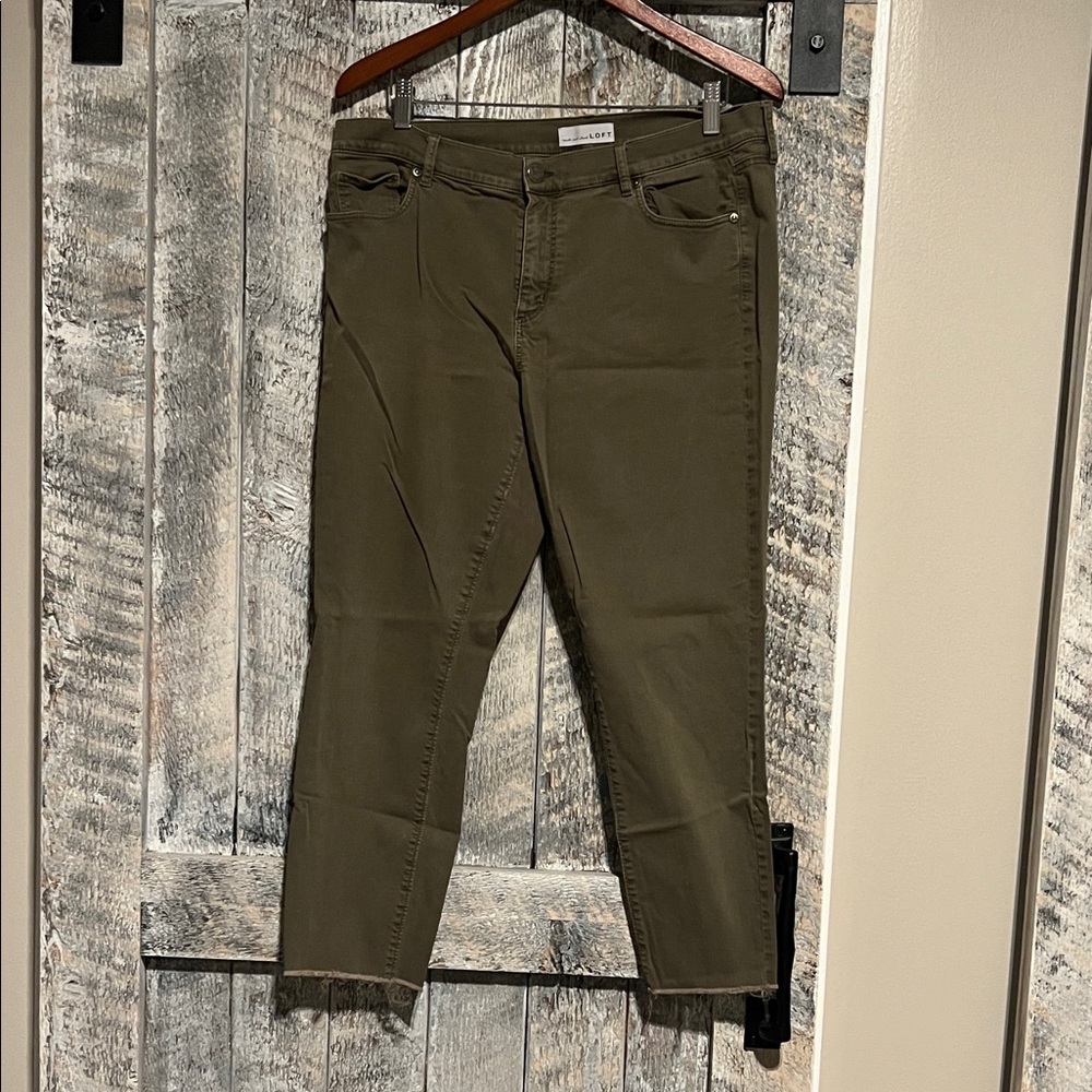 Loft Modern Skinny Crop Olive Green Pants